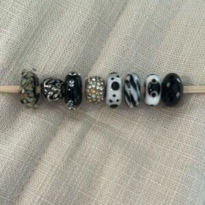 Black and White Trollbead Glass Bead Set.